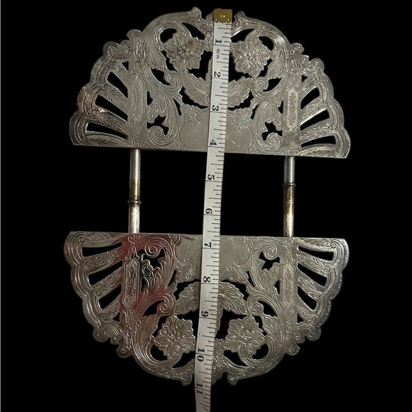 A set of Vintage Wallace Silver Plated Decorative Trivets - Picture 11 of 11